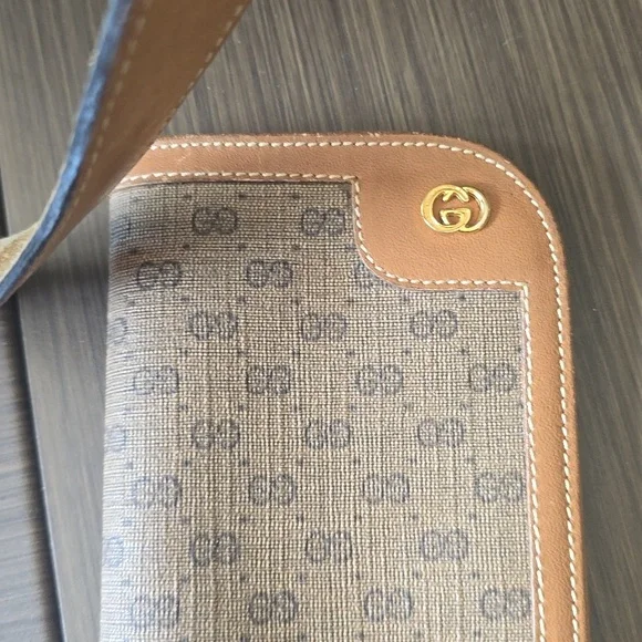 Gucci Gold and Tan Leather Vintage Bundle With Matching Eyeglass Case - Picture 4 of 17
